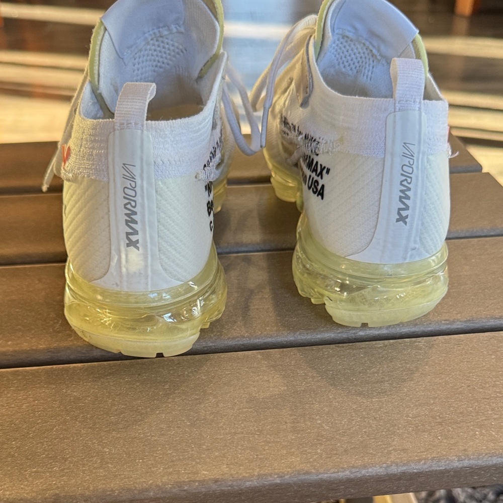 Nike White Air VaporMax with Translucent Soles - Picture 6 of 11